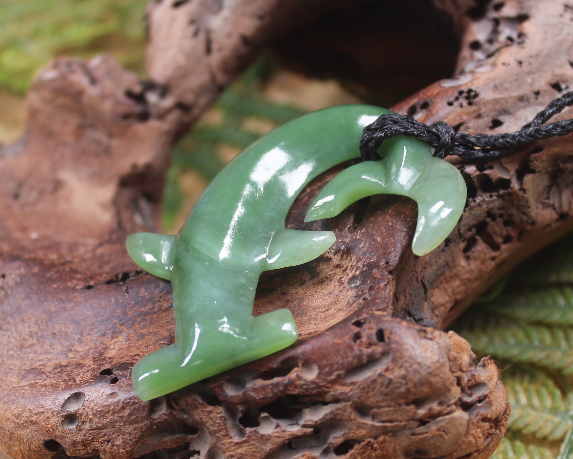 Hammerhead pendant carved from Inanga Pounamu - NZ Greenstone