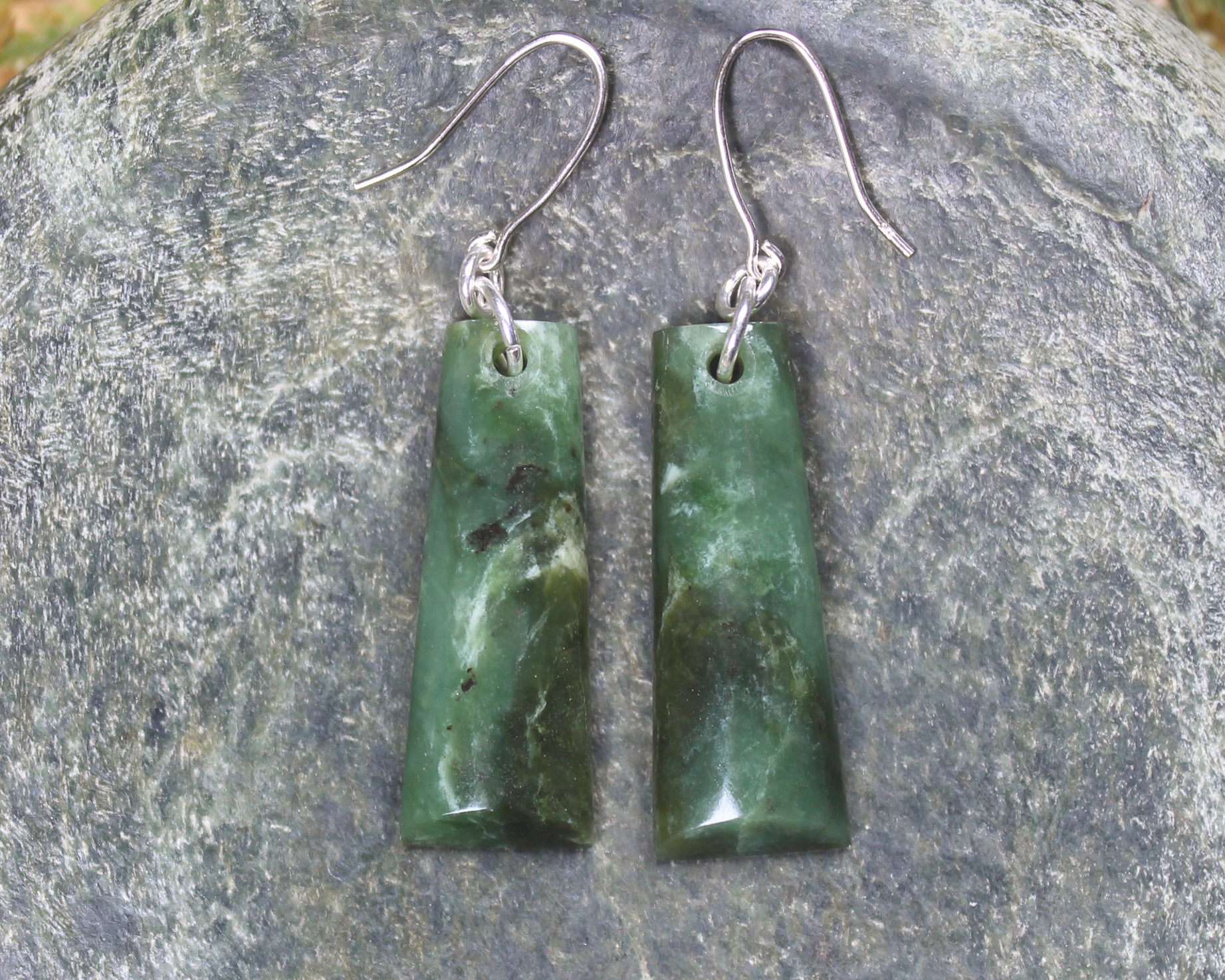 Toki Earrings carved from Hapopo Pounamu - NZ Greenstone