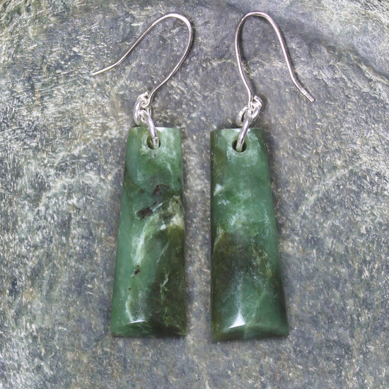 Toki Earrings carved from Hapopo Pounamu - NZ Greenstone