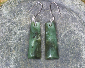 Toki Earrings carved from Hapopo Pounamu - NZ Greenstone