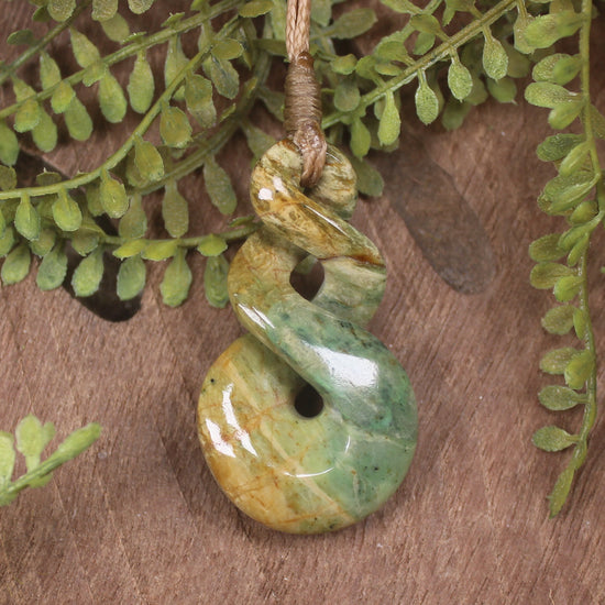 Twist or Pikorua carved from Flower Jade Pounamu - NZ Greenstone