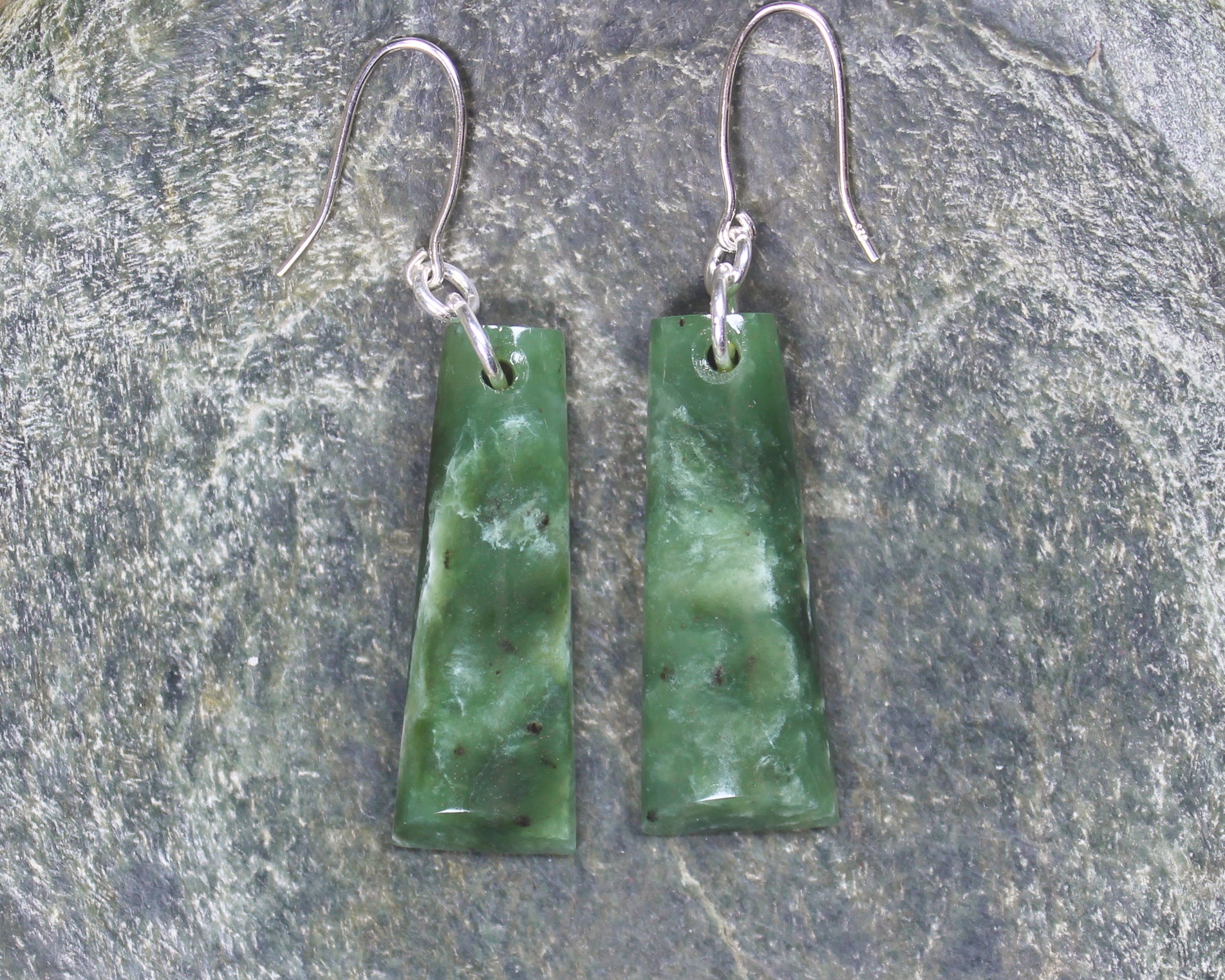 Toki Earrings carved from Hapopo Pounamu - NZ Greenstone