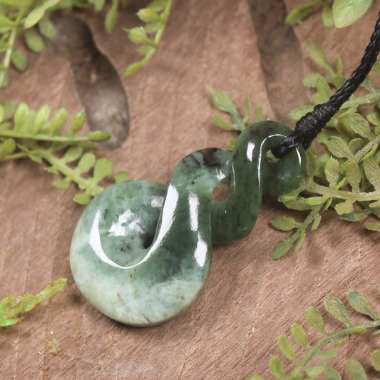 Twist or Pikorua carved from Hapopo Pounamu - NZ Greenstone