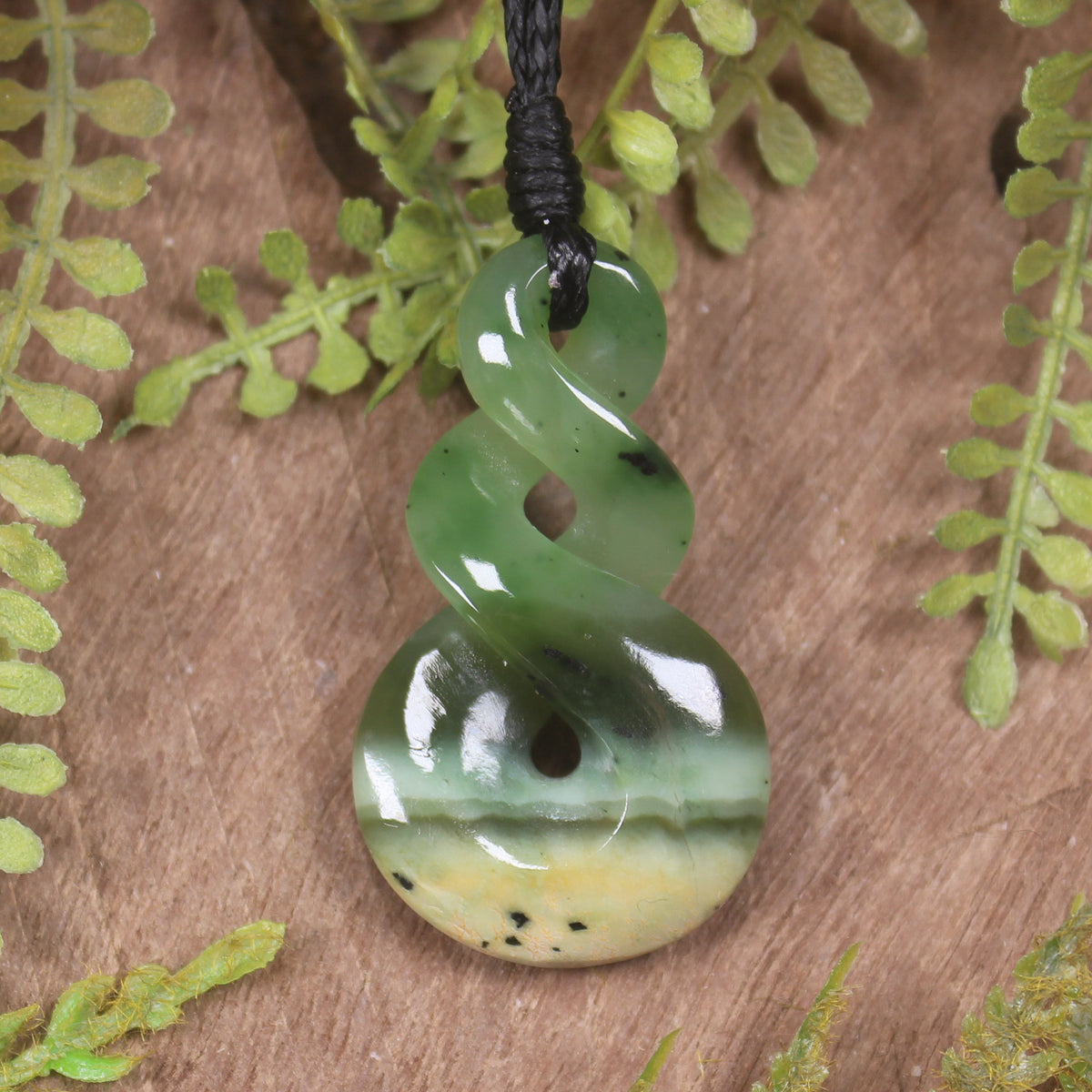 Twist or Pikorua carved from Flower Jade Pounamu - NZ Greenstone
