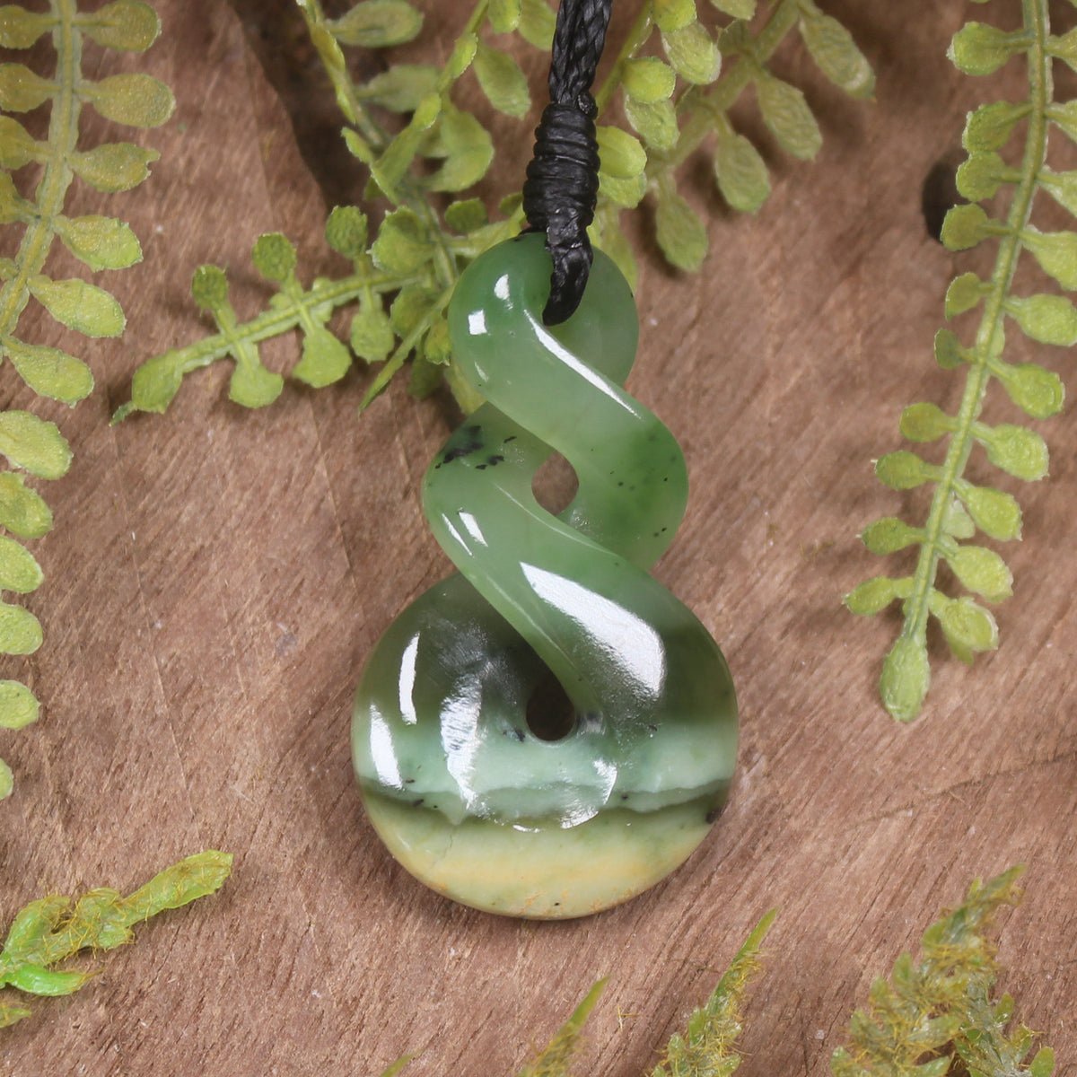 Twist or Pikorua carved from Flower Jade Pounamu - NZ Greenstone