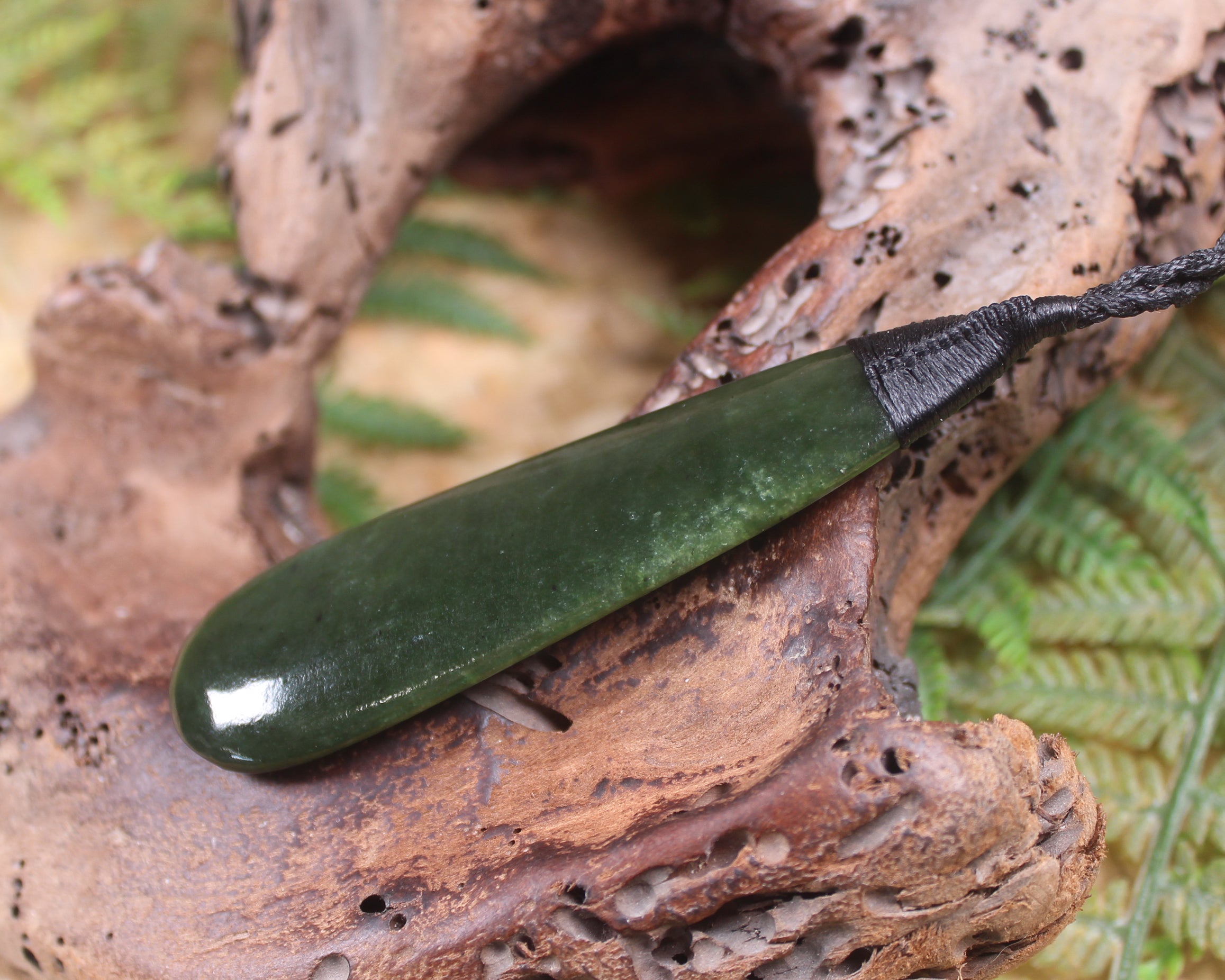 Kawakawa Pounamu Roimata Pendant - NZ Greenstone