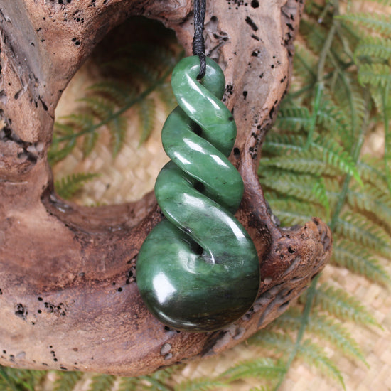 Twist or Pikorua carved from Hapopo Pounamu - NZ Greenstone