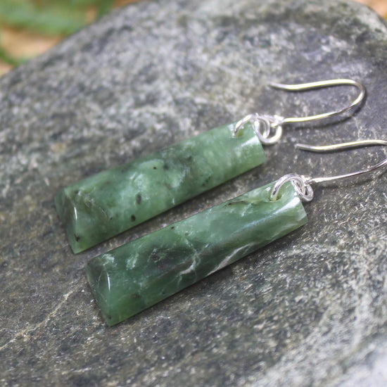Toki Earrings carved from Hapopo Pounamu - NZ Greenstone