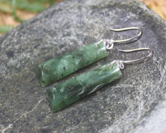 Toki Earrings carved from Hapopo Pounamu - NZ Greenstone