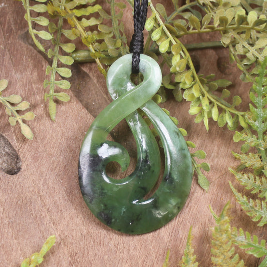 Twist or Pikorua carved from Hapopo Pounamu - NZ Greenstone