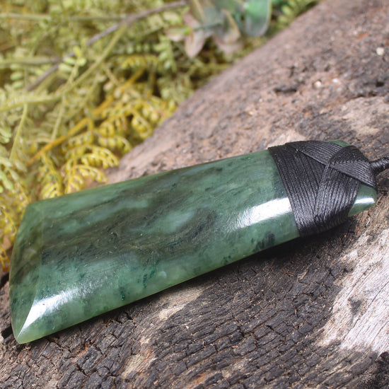 Kawakawa Pounamu Toki