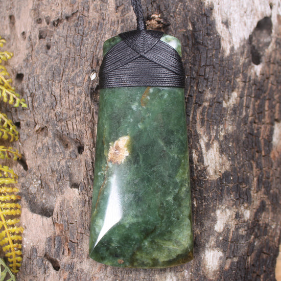 Hapopo Pounamu Toki - NZ Greenstone