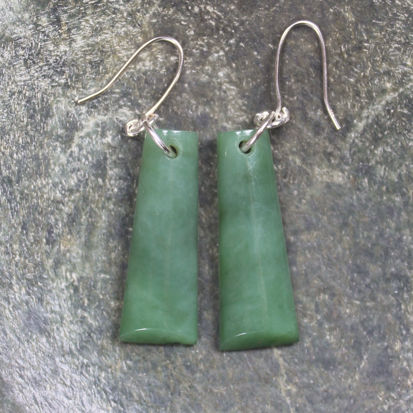 Toki Earrings carved from Hapopo Pounamu - NZ Greenstone