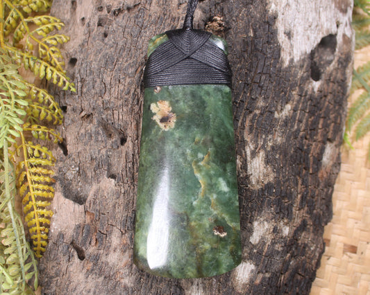 Hapopo Pounamu Toki - NZ Greenstone