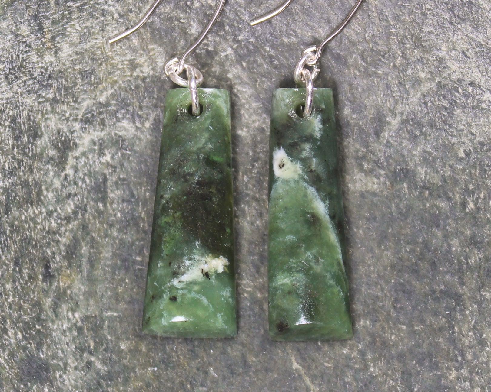 Toki Earrings carved from Hapopo Pounamu - NZ Greenstone