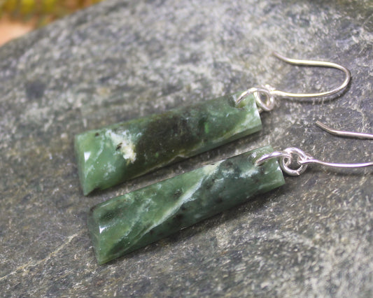 Toki Earrings carved from Hapopo Pounamu - NZ Greenstone