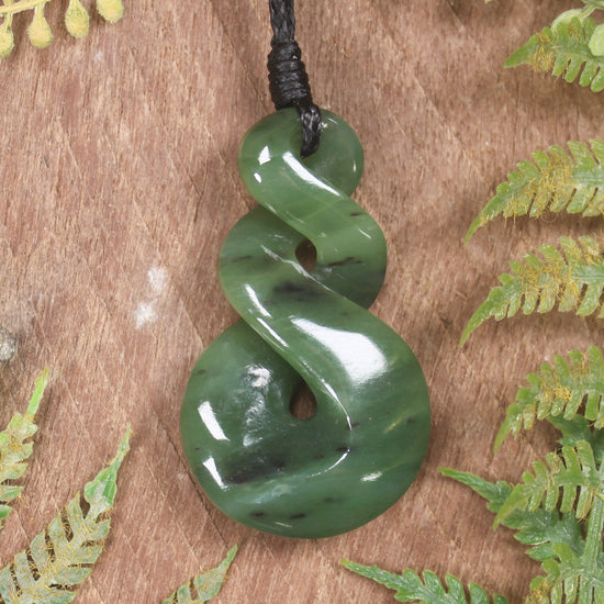 Twist or Pikorua carved from Hapopo Pounamu - NZ Greenstone
