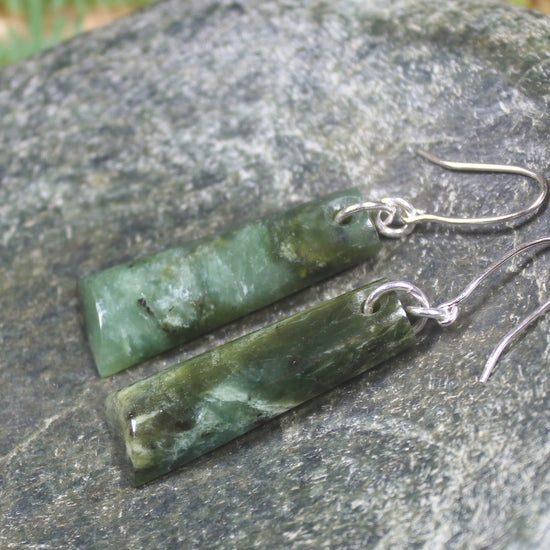 Toki Earrings carved from Hapopo Pounamu - NZ Greenstone