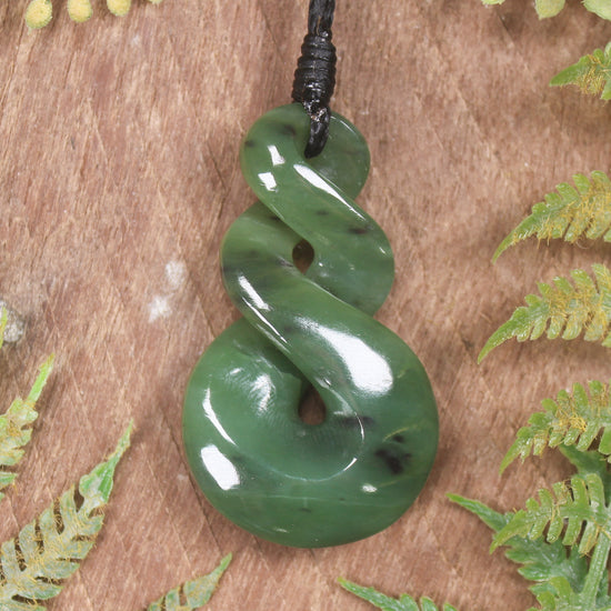 Twist or Pikorua carved from Hapopo Pounamu - NZ Greenstone
