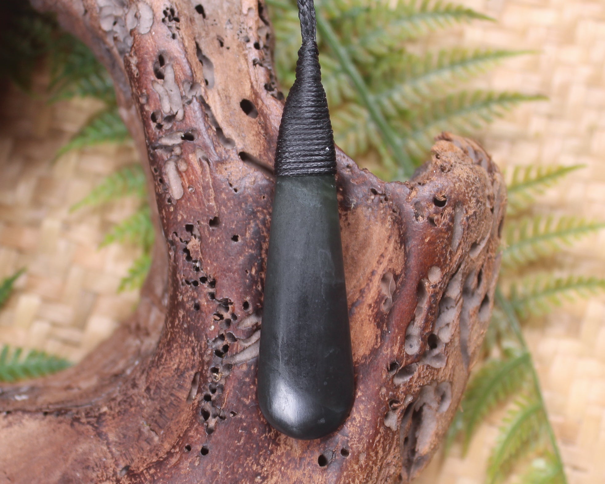 Kawakawa Pounamu Roimata Pendant - NZ Greenstone