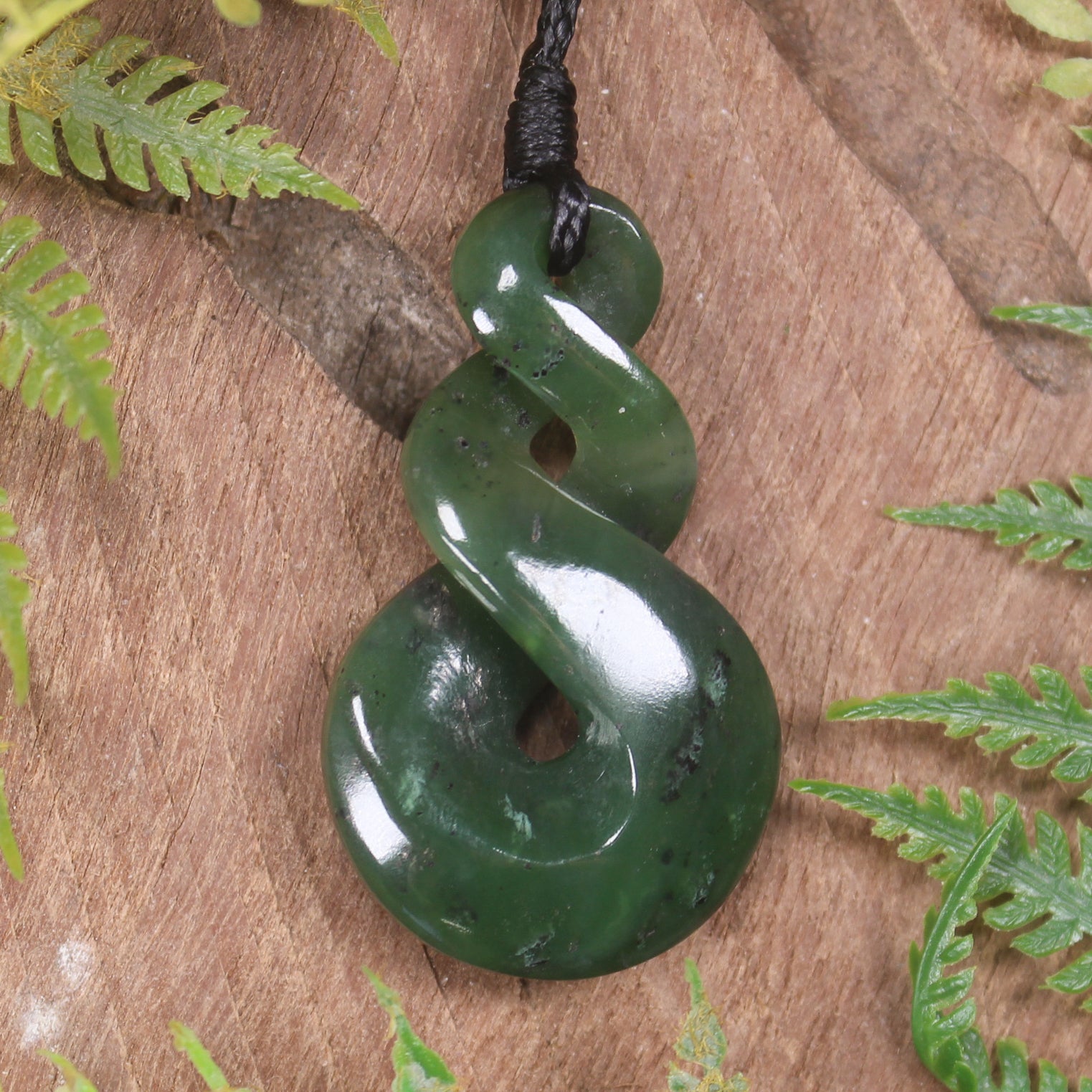 Twist carved from Kawakawa Pounamu - NZ Greenstone