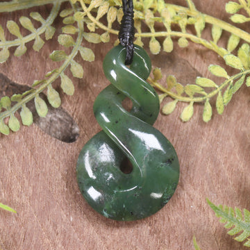 Twist or Pikorua carved from Hapopo Pounamu - NZ Greenstone