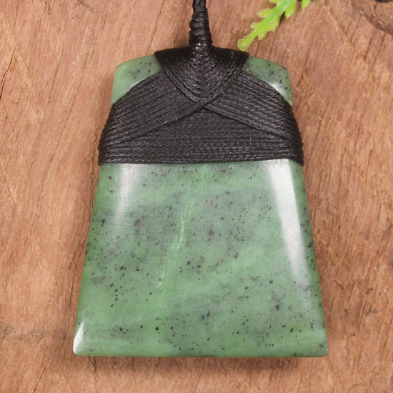 Hapopo Pounamu Toki - NZ Greenstone