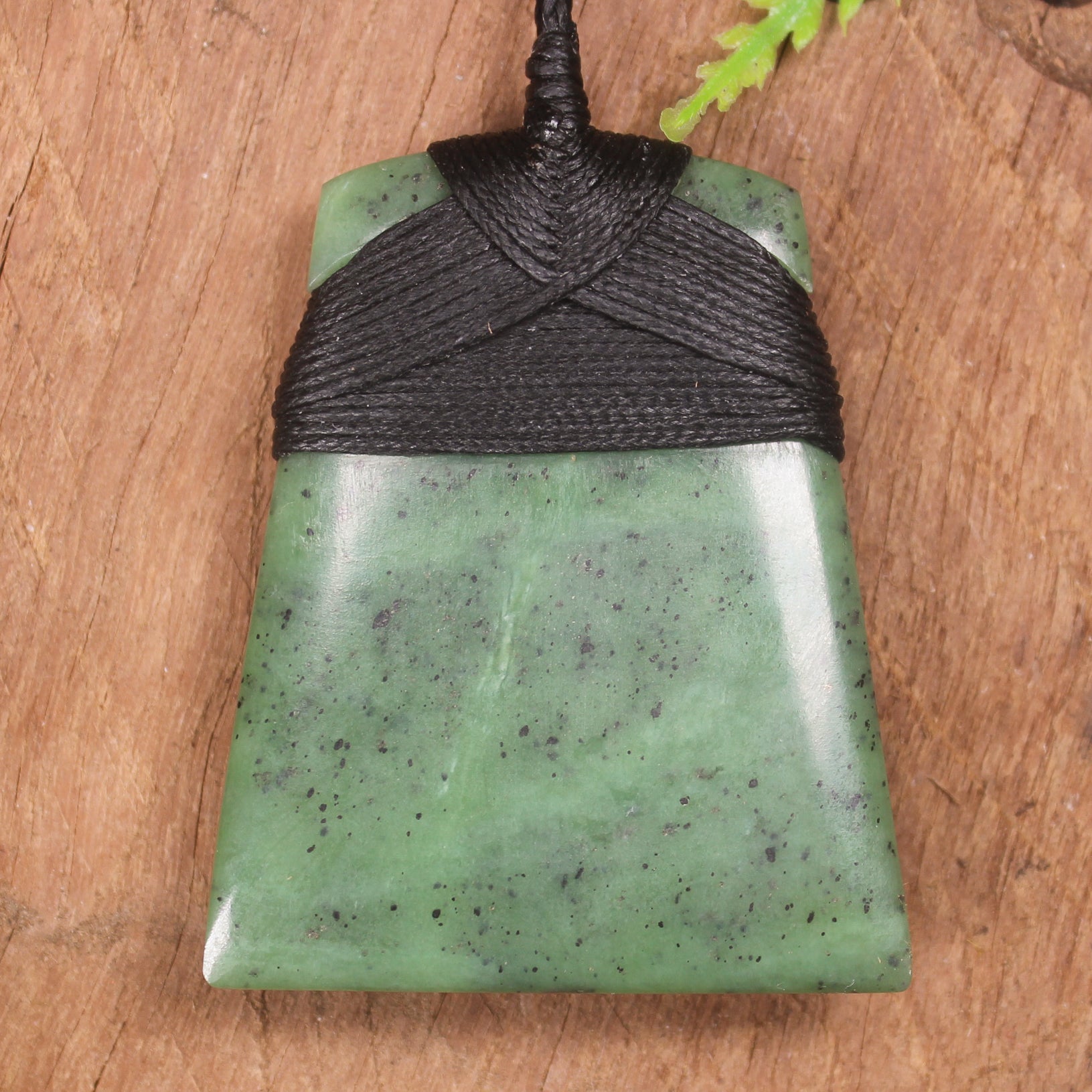 Hapopo Pounamu Toki - NZ Greenstone