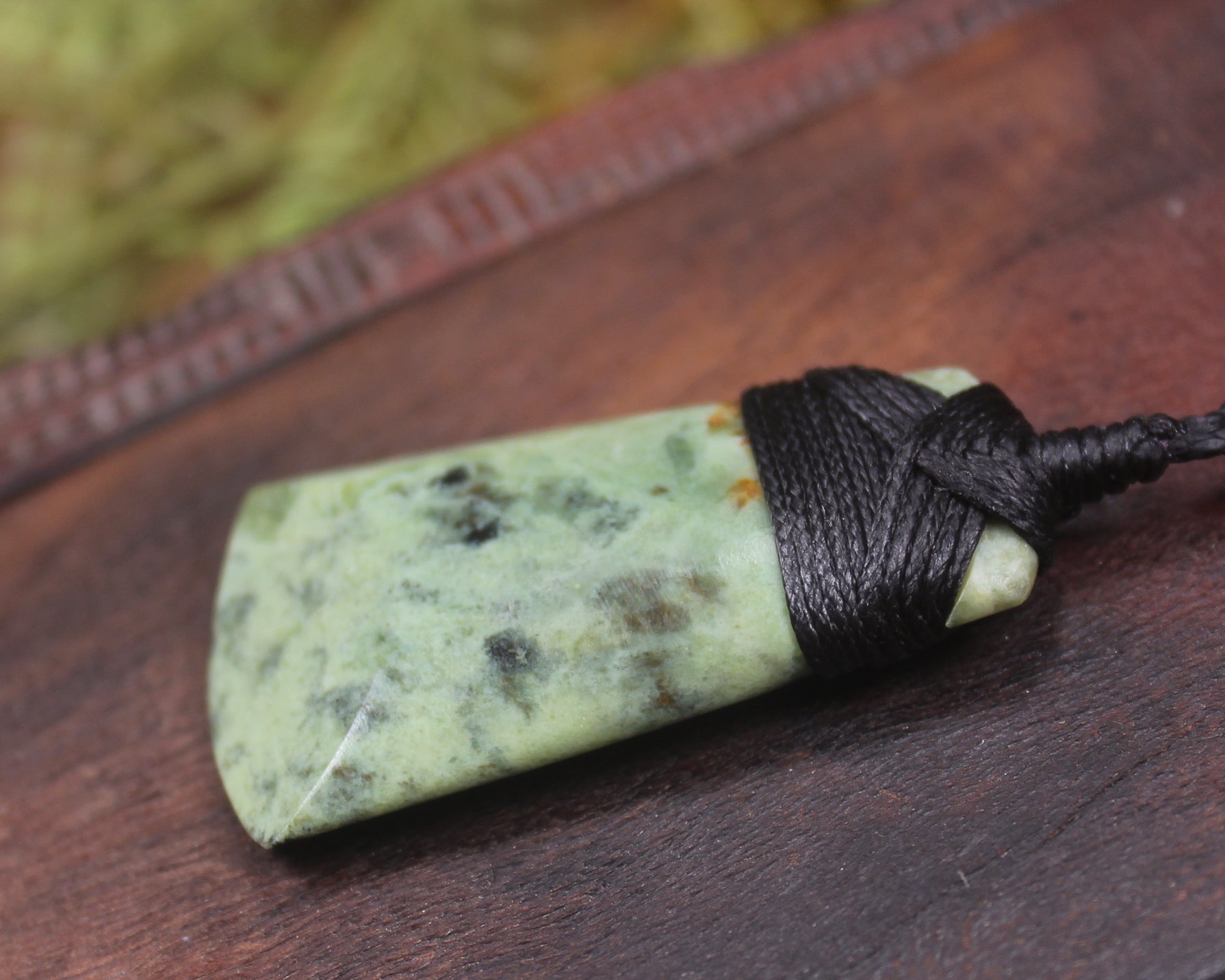 Hapopo Pounamu Toki - NZ Greenstone
