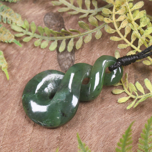 Twist or Pikorua carved from Hapopo Pounamu - NZ Greenstone