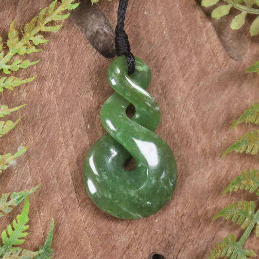 Twist or Pikorua carved from Hapopo Pounamu - NZ Greenstone