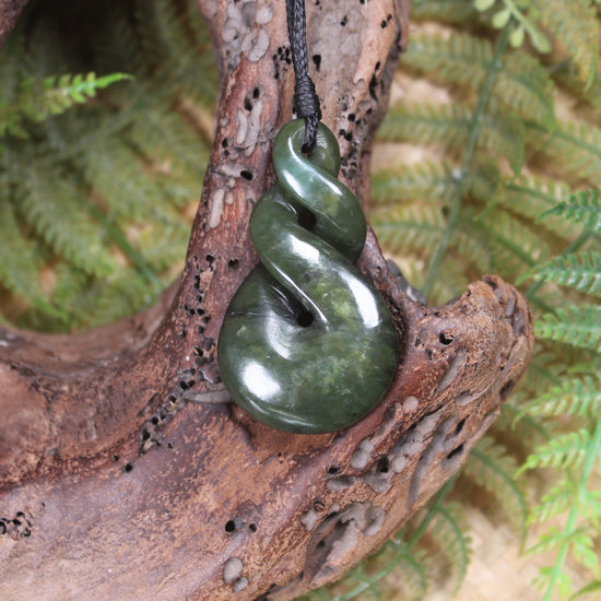 Twist or Pikorua carved from Rimu Pounamu - NZ Greenstone