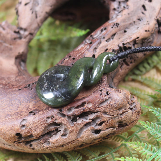 Twist or Pikorua carved from Rimu Pounamu - NZ Greenstone