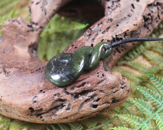 Twist or Pikorua carved from Rimu Pounamu - NZ Greenstone