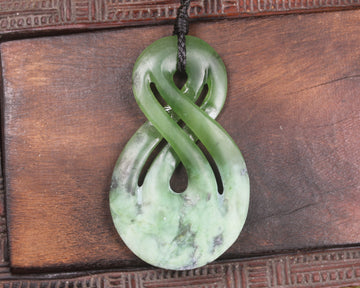 Hapopo Pounamu Twist Pendant - NZ Greenstone