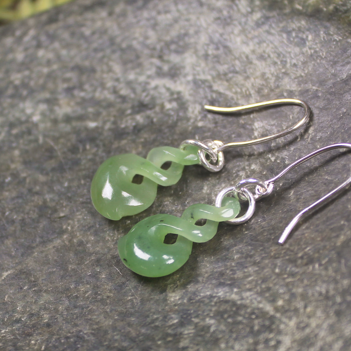 Hapopo Pounamu Twist earrings - NZ Greenstone