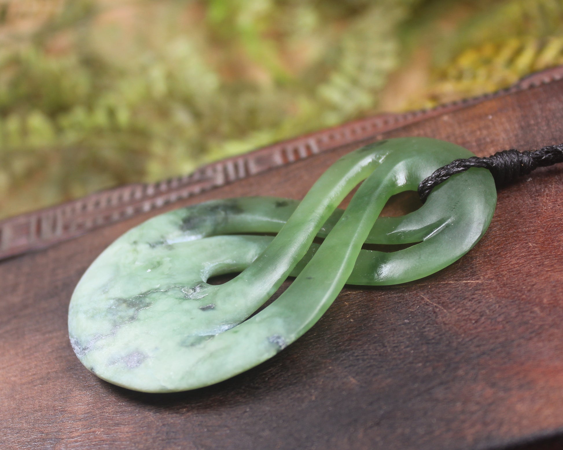 Hapopo Pounamu Twist Pendant - NZ Greenstone