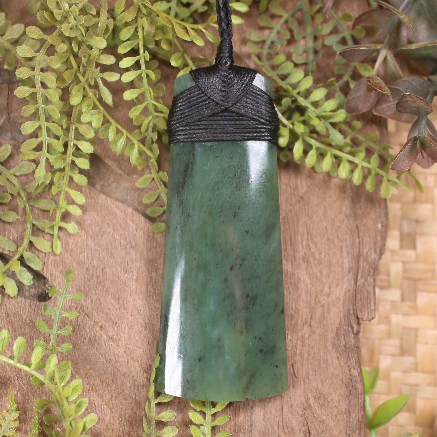 Hapopo Pounamu Toki - NZ Greenstone