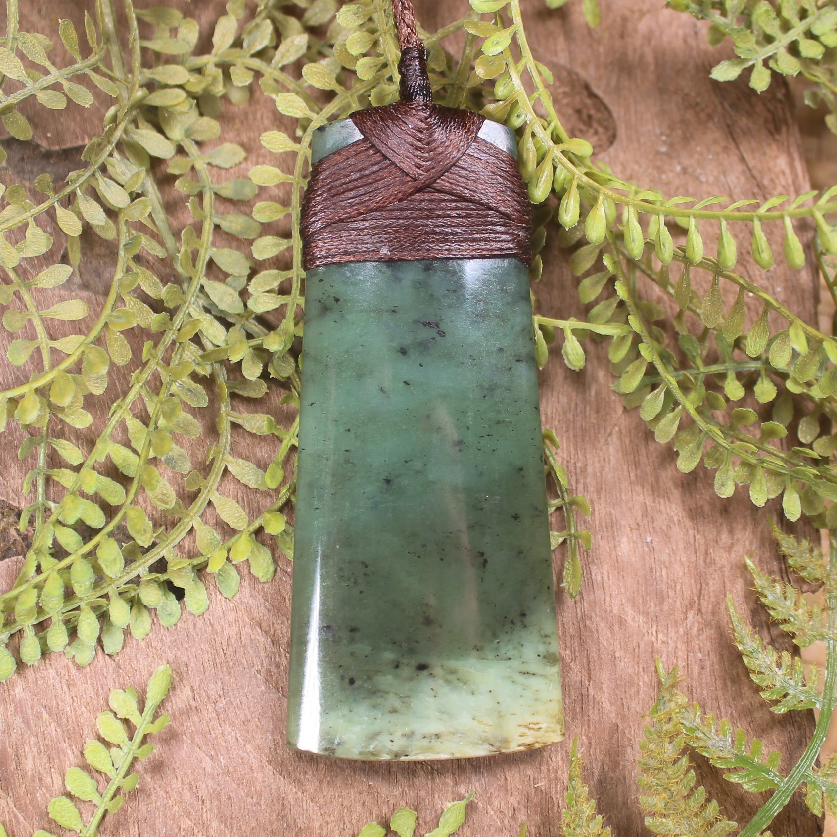 Hapopo Pounamu Toki - NZ Greenstone