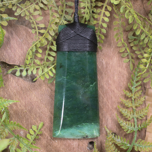 Kawakawa Pounamu Toki