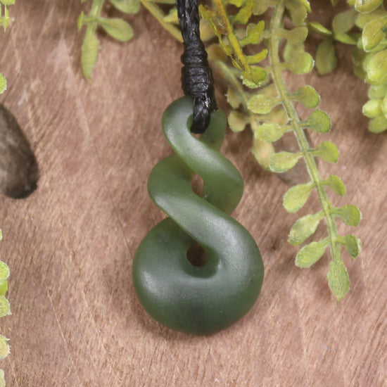 Twist or Pikorua carved from Hapopo Pounamu - NZ Greenstone