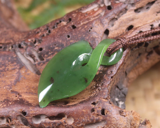 Twist or Pikorua carved from Hapopo Pounamu - NZ Greenstone