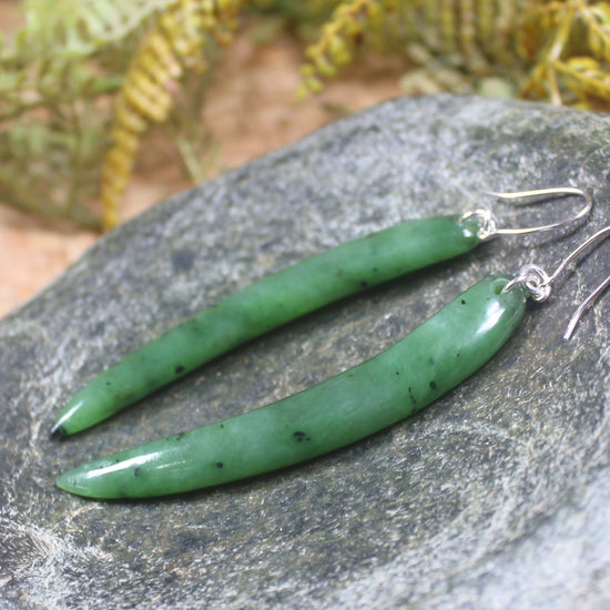 Huia Beak earrings carved from Hapopo Pounamu - NZ Greenstone