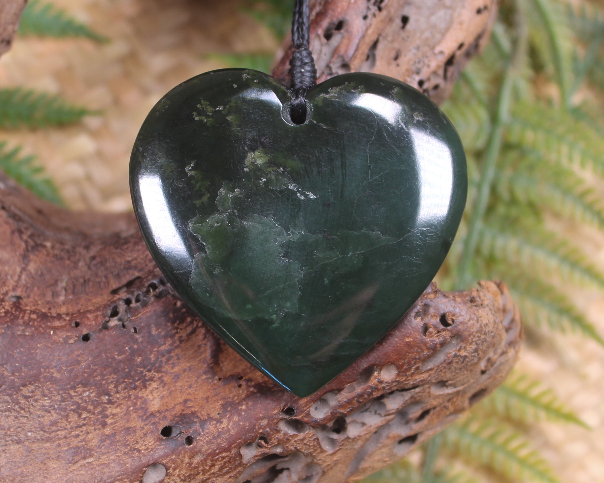 Heart carved from Kawakawa Pounamu - NZ Greenstone