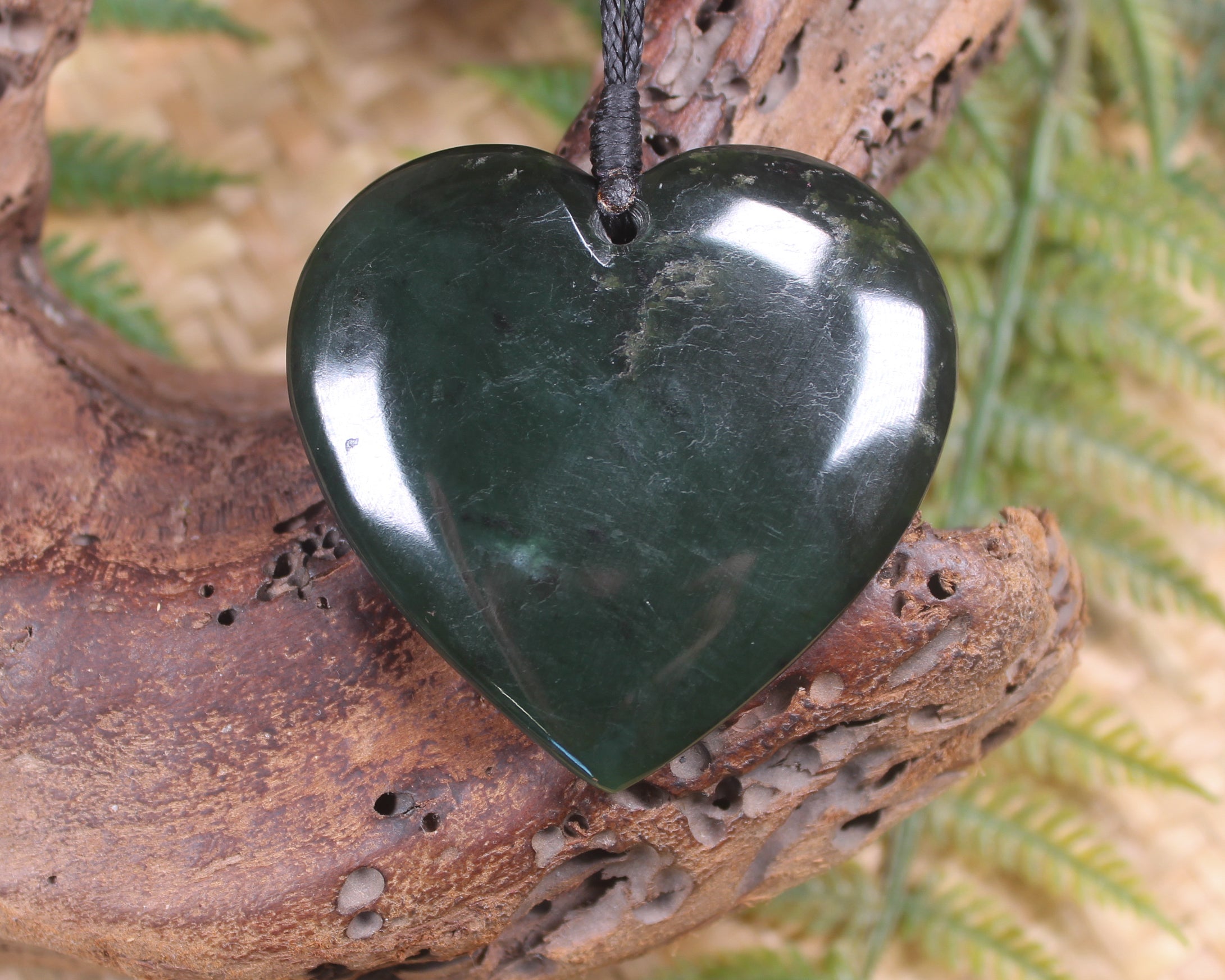 Heart carved from Kawakawa Pounamu - NZ Greenstone