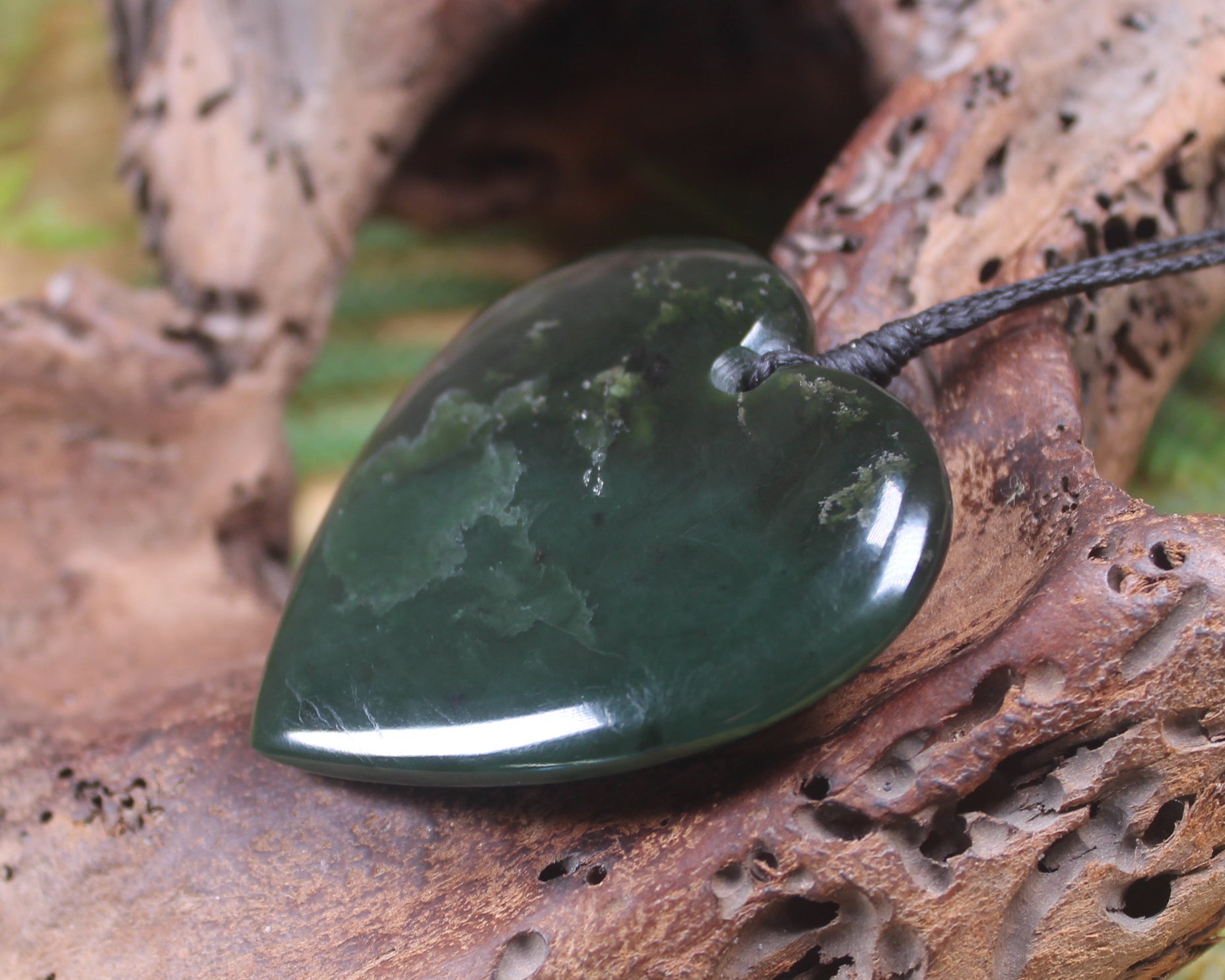 Heart carved from Kawakawa Pounamu - NZ Greenstone