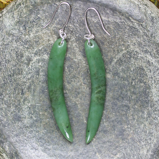 Huia Beak earrings carved from Hapopo Pounamu - NZ Greenstone