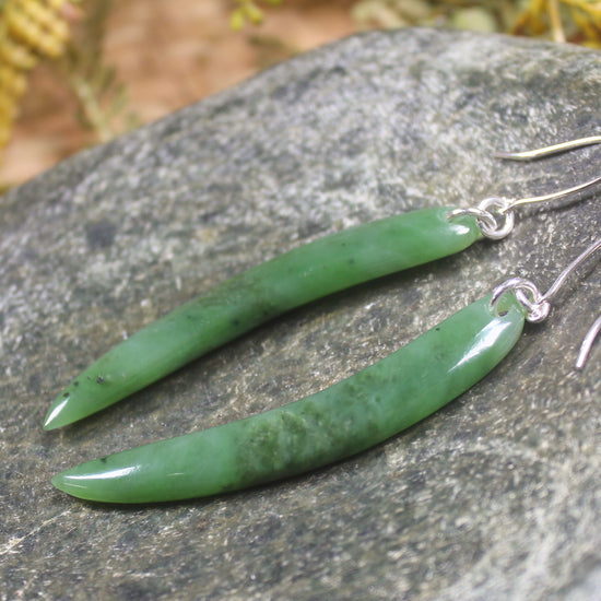 Huia Beak earrings carved from Hapopo Pounamu - NZ Greenstone