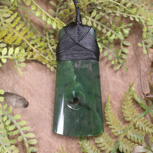 Kawakawa Pounamu Toki with Koru