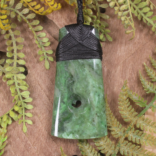 Hapopo Pounamu Toki with Koru - NZ Greenstone